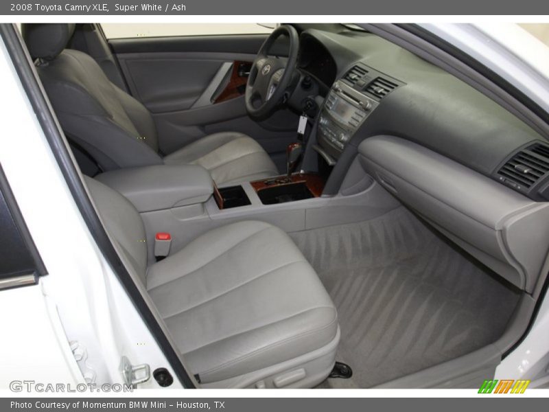 Super White / Ash 2008 Toyota Camry XLE