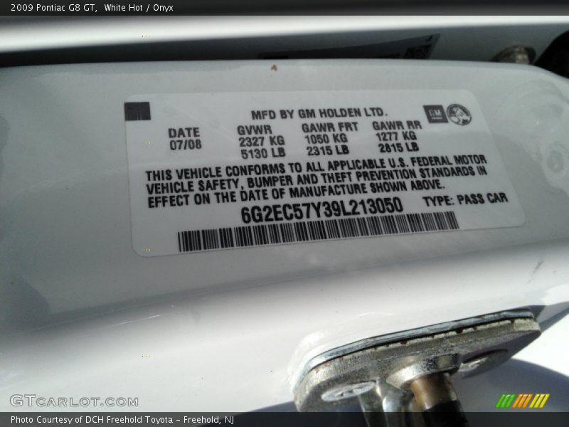 White Hot / Onyx 2009 Pontiac G8 GT
