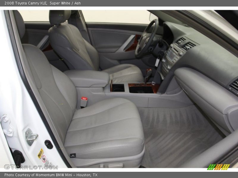 Super White / Ash 2008 Toyota Camry XLE