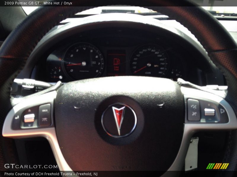 White Hot / Onyx 2009 Pontiac G8 GT