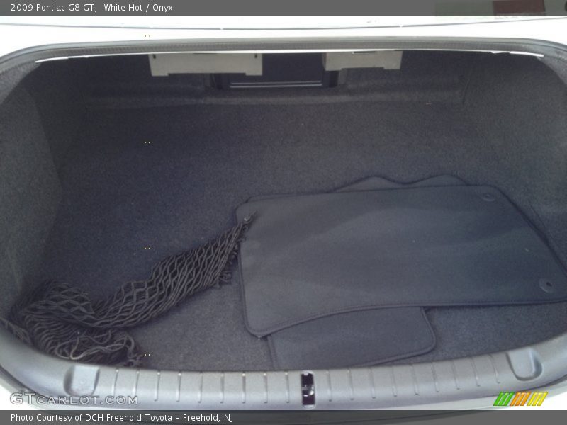 White Hot / Onyx 2009 Pontiac G8 GT