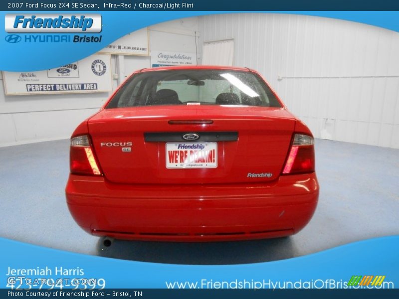 Infra-Red / Charcoal/Light Flint 2007 Ford Focus ZX4 SE Sedan