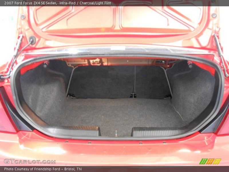 Infra-Red / Charcoal/Light Flint 2007 Ford Focus ZX4 SE Sedan