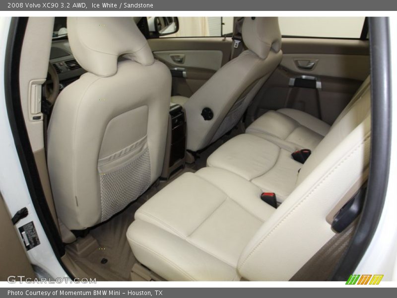 Ice White / Sandstone 2008 Volvo XC90 3.2 AWD