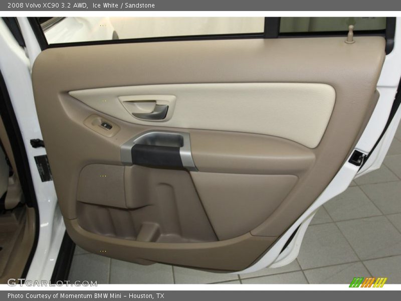 Ice White / Sandstone 2008 Volvo XC90 3.2 AWD