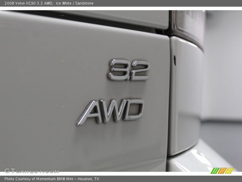 Ice White / Sandstone 2008 Volvo XC90 3.2 AWD