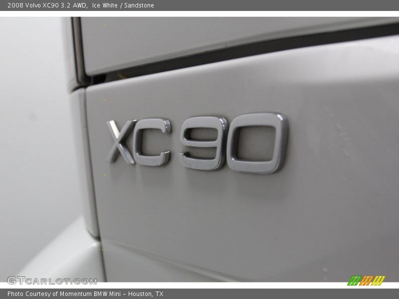 Ice White / Sandstone 2008 Volvo XC90 3.2 AWD