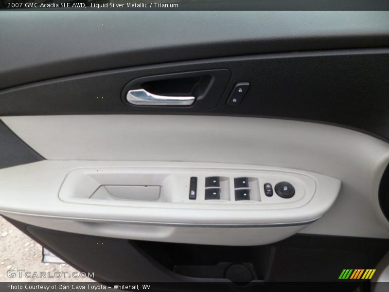 Liquid Silver Metallic / Titanium 2007 GMC Acadia SLE AWD