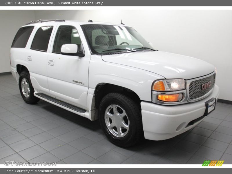 Summit White / Stone Gray 2005 GMC Yukon Denali AWD