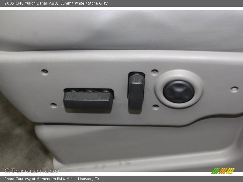 Summit White / Stone Gray 2005 GMC Yukon Denali AWD