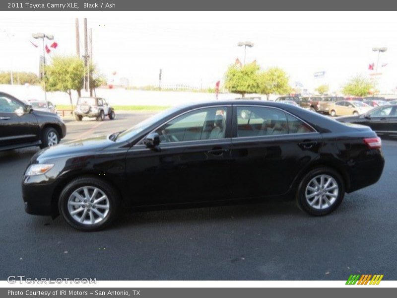 Black / Ash 2011 Toyota Camry XLE