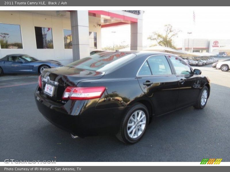 Black / Ash 2011 Toyota Camry XLE