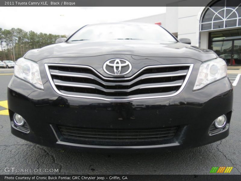 Black / Bisque 2011 Toyota Camry XLE