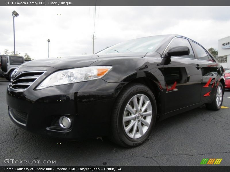 Black / Bisque 2011 Toyota Camry XLE