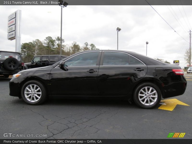 Black / Bisque 2011 Toyota Camry XLE