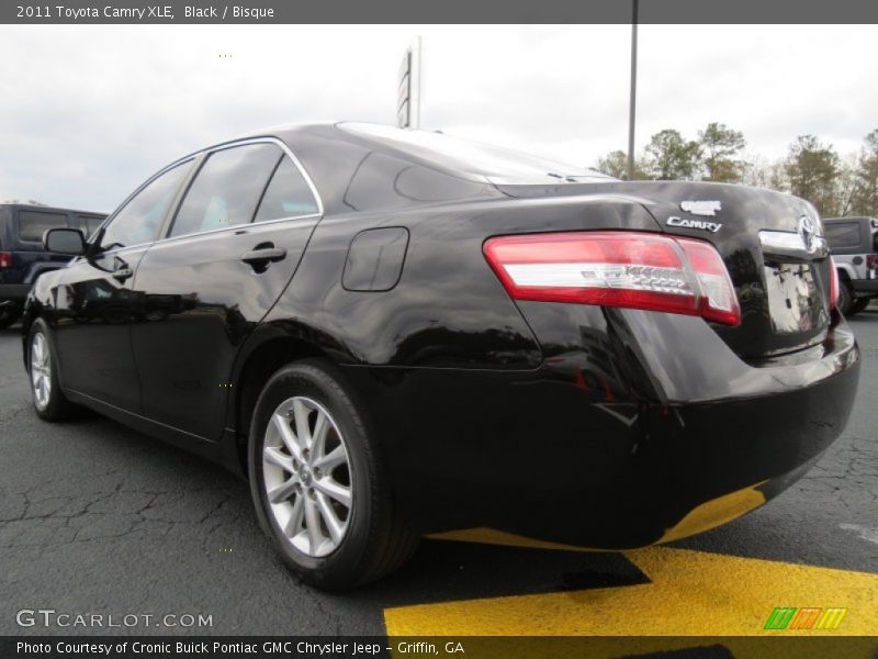 Black / Bisque 2011 Toyota Camry XLE