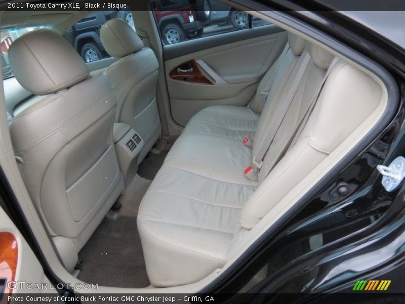Black / Bisque 2011 Toyota Camry XLE