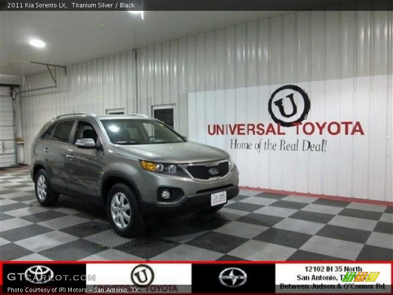 Titanium Silver / Black 2011 Kia Sorento LX
