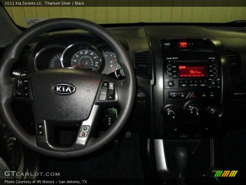 Titanium Silver / Black 2011 Kia Sorento LX
