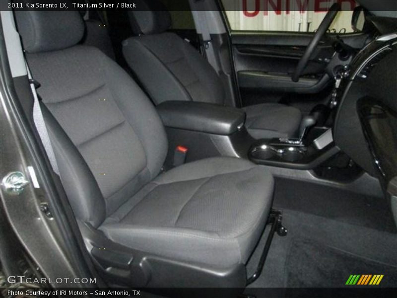 Titanium Silver / Black 2011 Kia Sorento LX
