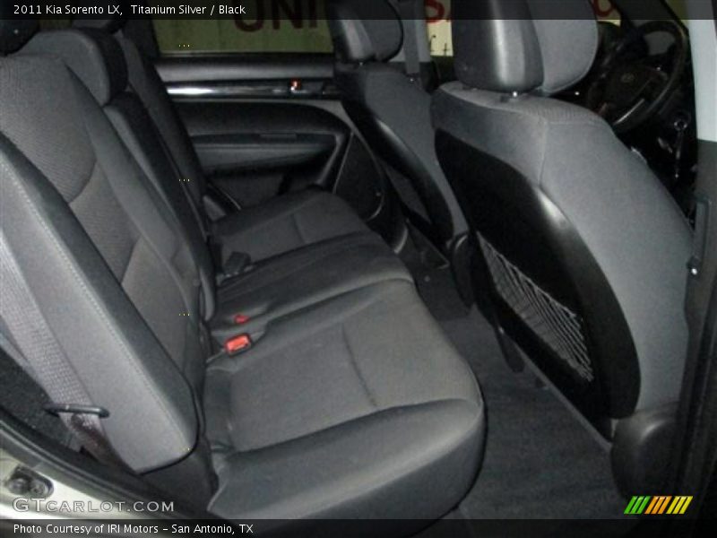 Titanium Silver / Black 2011 Kia Sorento LX