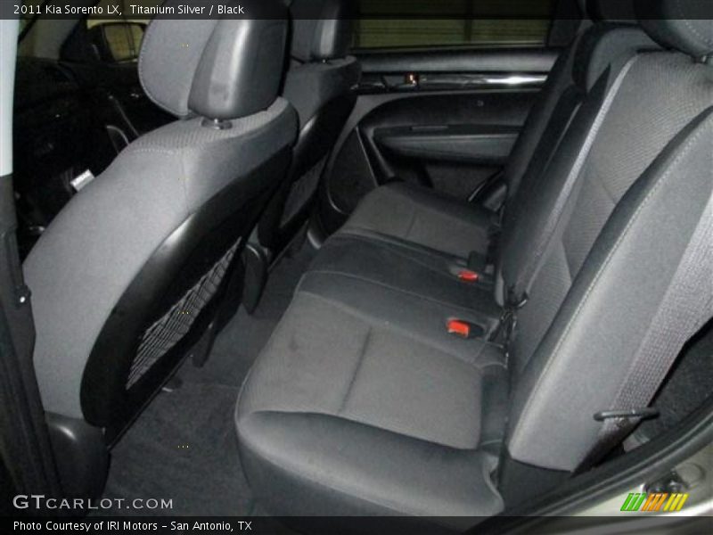Titanium Silver / Black 2011 Kia Sorento LX