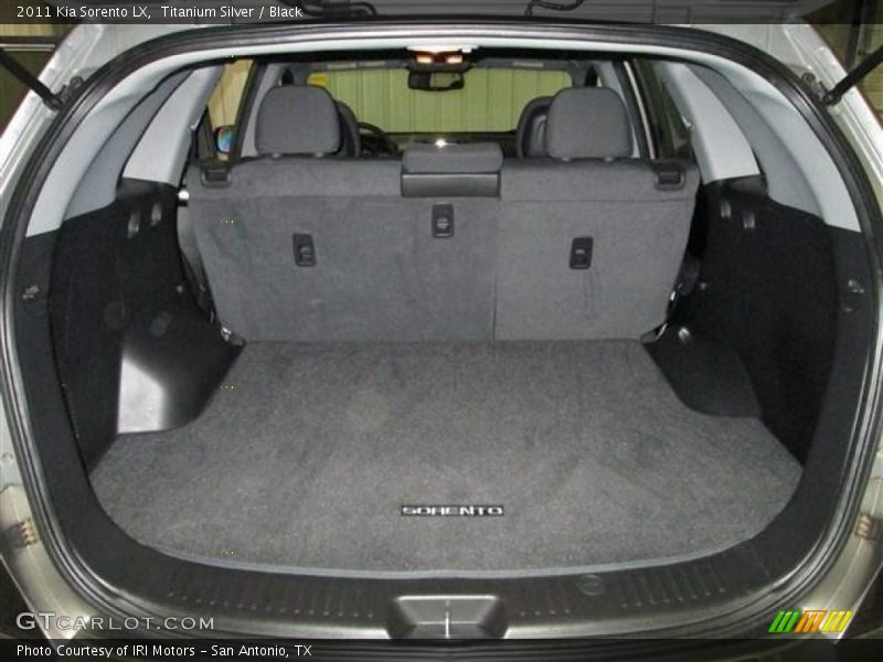 Titanium Silver / Black 2011 Kia Sorento LX