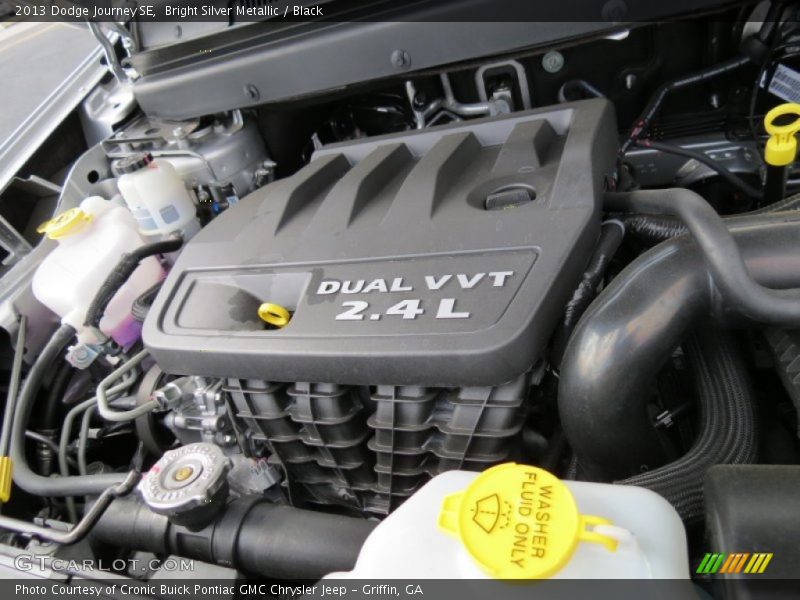 Bright Silver Metallic / Black 2013 Dodge Journey SE