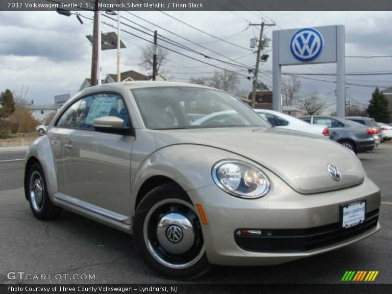 Moonrock Silver Metallic / Titan Black 2012 Volkswagen Beetle 2.5L