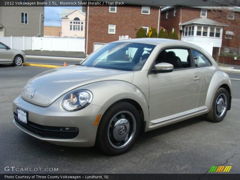 Moonrock Silver Metallic / Titan Black 2012 Volkswagen Beetle 2.5L