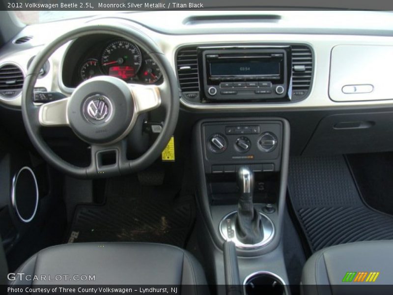 Moonrock Silver Metallic / Titan Black 2012 Volkswagen Beetle 2.5L