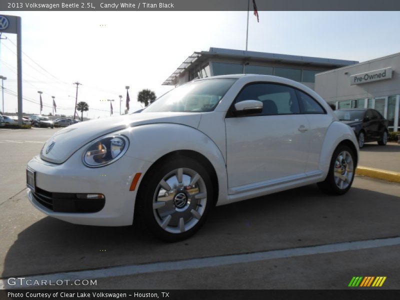 Candy White / Titan Black 2013 Volkswagen Beetle 2.5L
