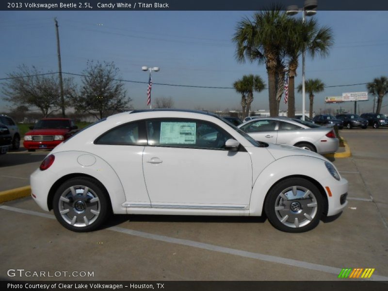 Candy White / Titan Black 2013 Volkswagen Beetle 2.5L