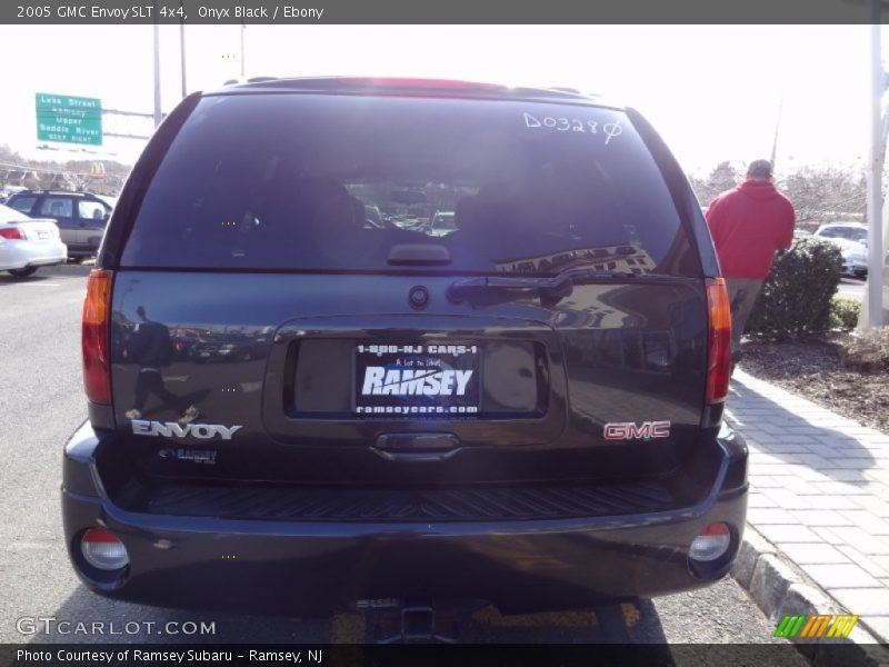 Onyx Black / Ebony 2005 GMC Envoy SLT 4x4