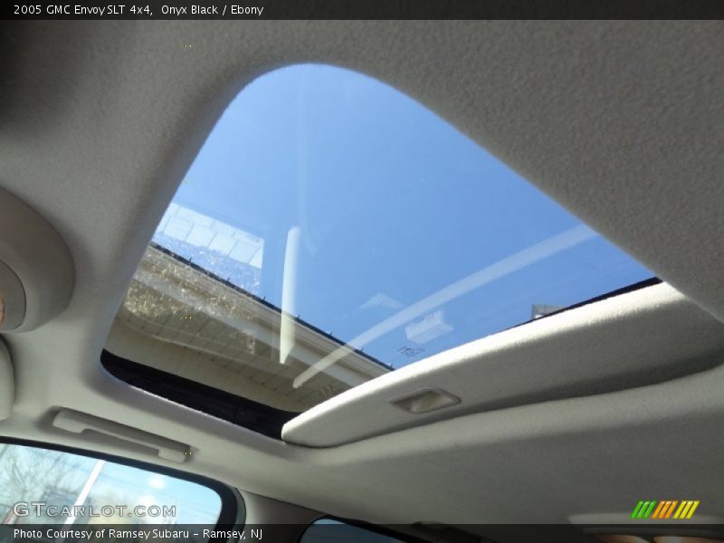 Onyx Black / Ebony 2005 GMC Envoy SLT 4x4