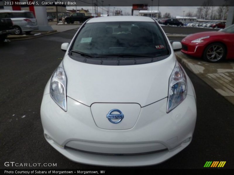 Glacier White / Black 2013 Nissan LEAF S
