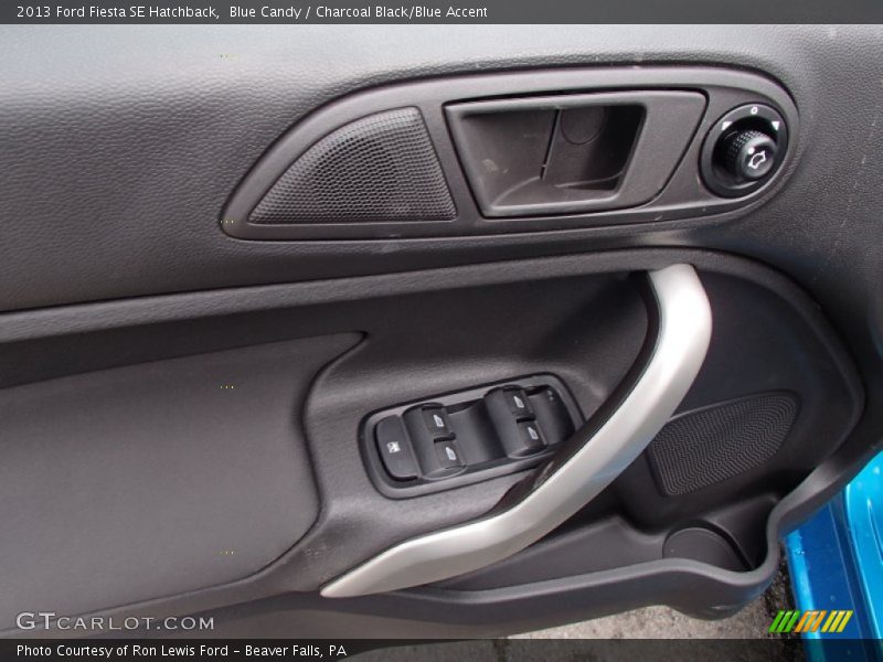 Blue Candy / Charcoal Black/Blue Accent 2013 Ford Fiesta SE Hatchback
