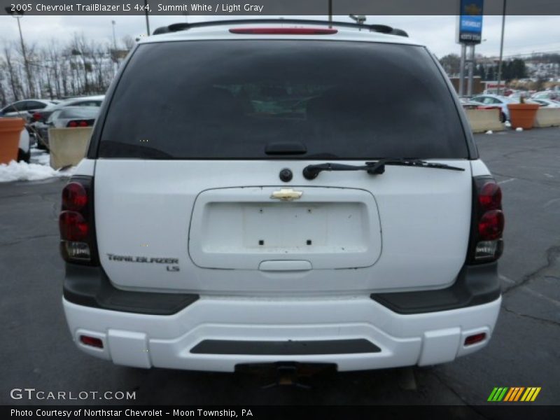 Summit White / Light Gray 2005 Chevrolet TrailBlazer LS 4x4