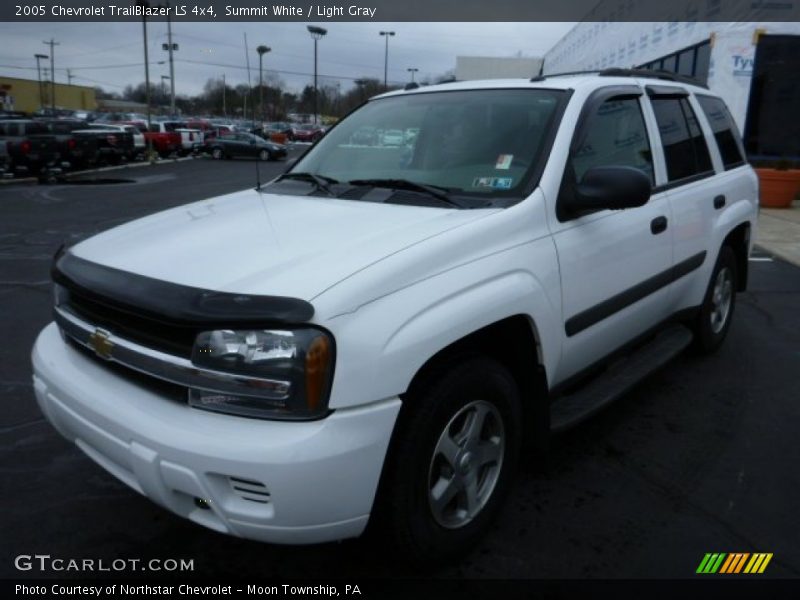 Summit White / Light Gray 2005 Chevrolet TrailBlazer LS 4x4