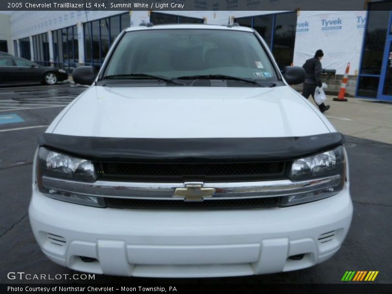 Summit White / Light Gray 2005 Chevrolet TrailBlazer LS 4x4