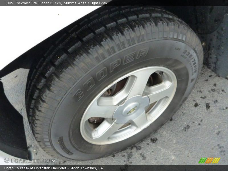 Summit White / Light Gray 2005 Chevrolet TrailBlazer LS 4x4