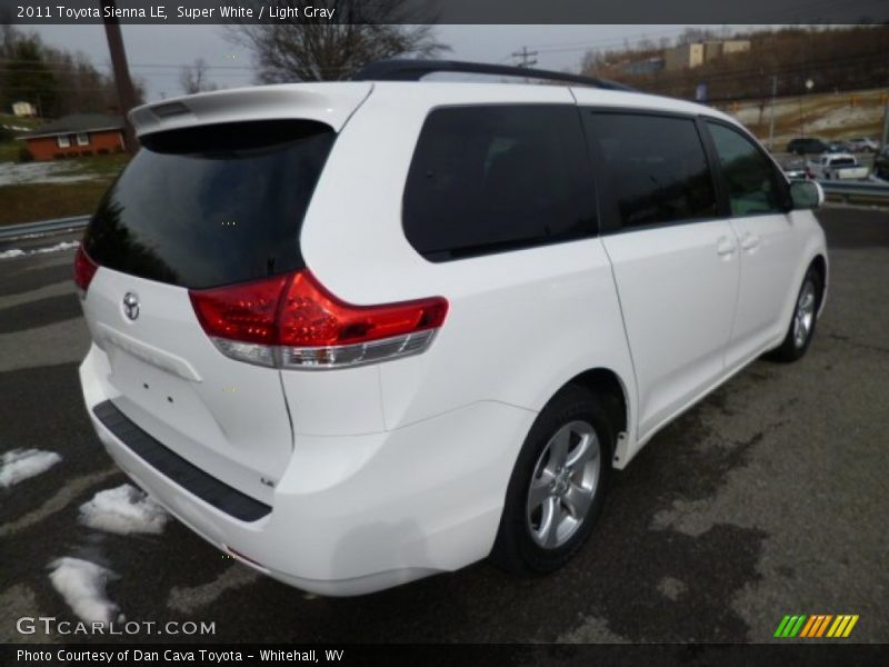 Super White / Light Gray 2011 Toyota Sienna LE