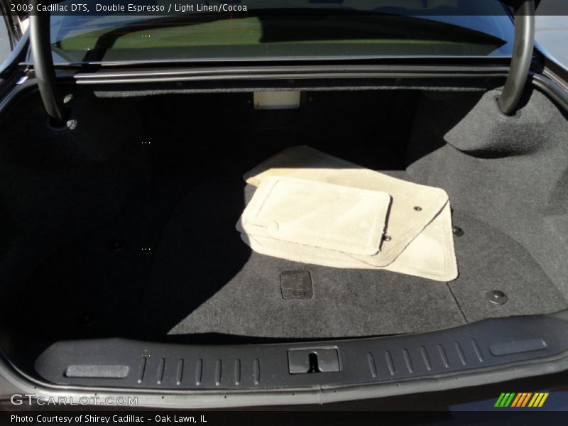 Double Espresso / Light Linen/Cocoa 2009 Cadillac DTS
