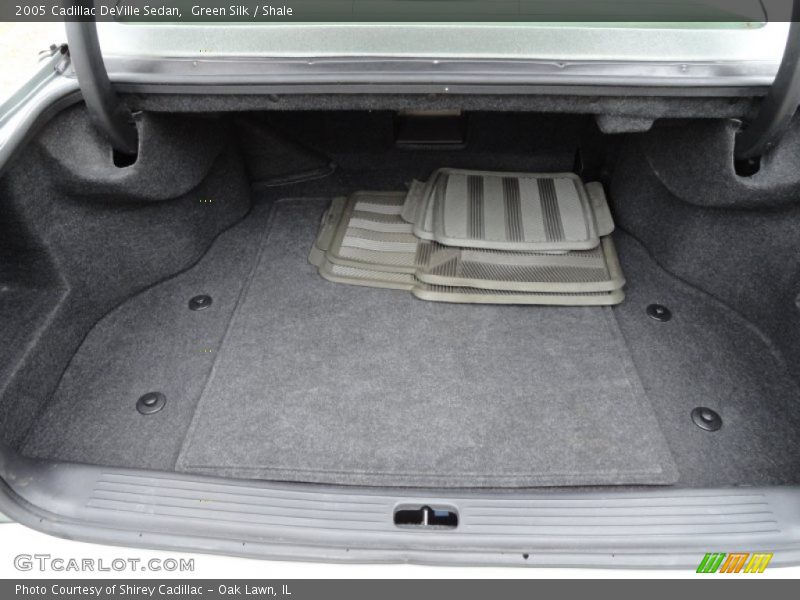 Green Silk / Shale 2005 Cadillac DeVille Sedan