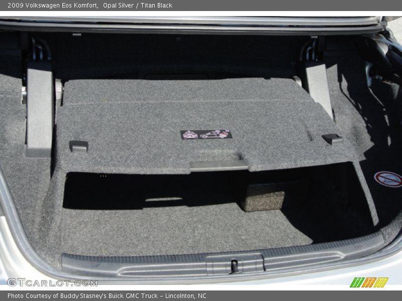 Opal Silver / Titan Black 2009 Volkswagen Eos Komfort
