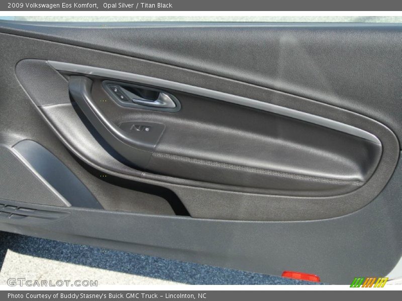 Opal Silver / Titan Black 2009 Volkswagen Eos Komfort