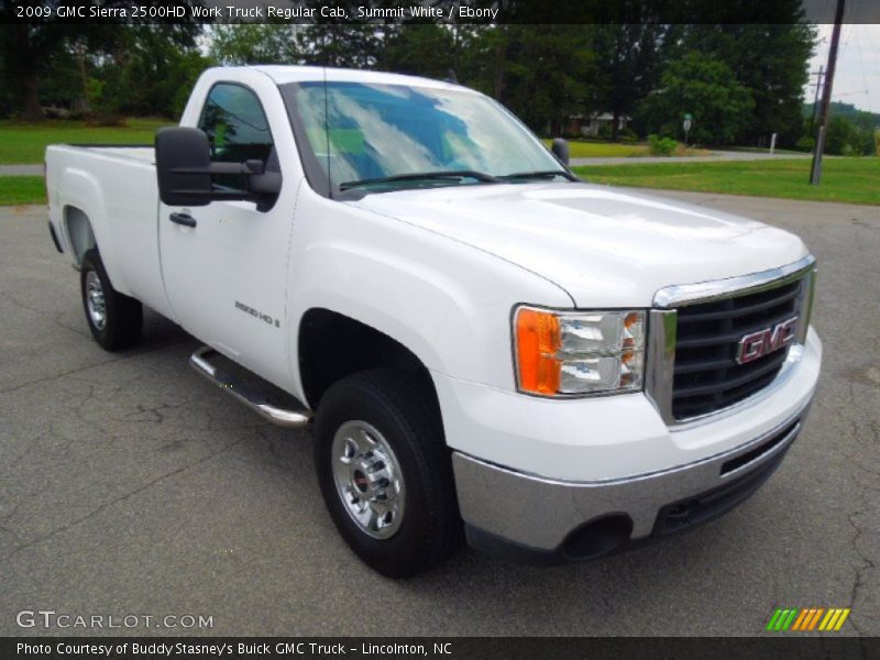 Front 3/4 View of 2009 Sierra 2500HD Work Truck Regular Cab