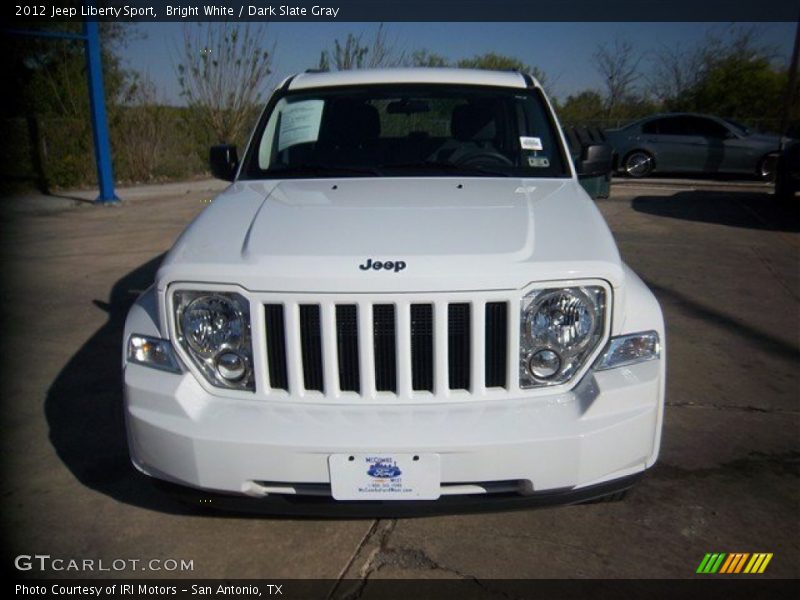 Bright White / Dark Slate Gray 2012 Jeep Liberty Sport
