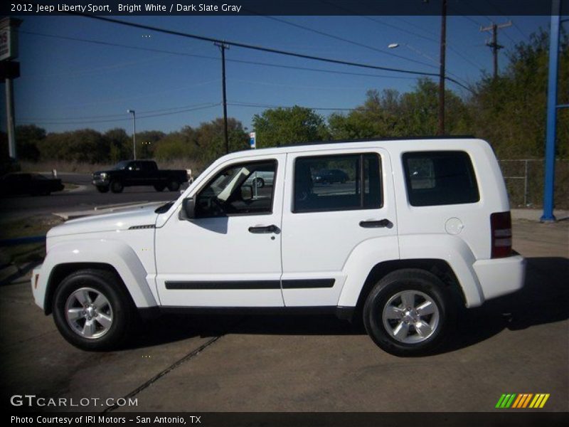 Bright White / Dark Slate Gray 2012 Jeep Liberty Sport