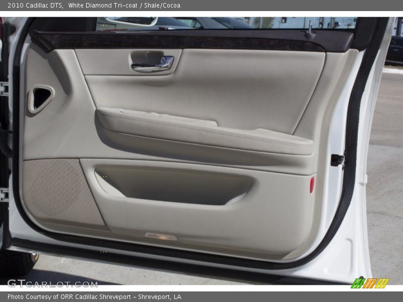 White Diamond Tri-coat / Shale/Cocoa 2010 Cadillac DTS